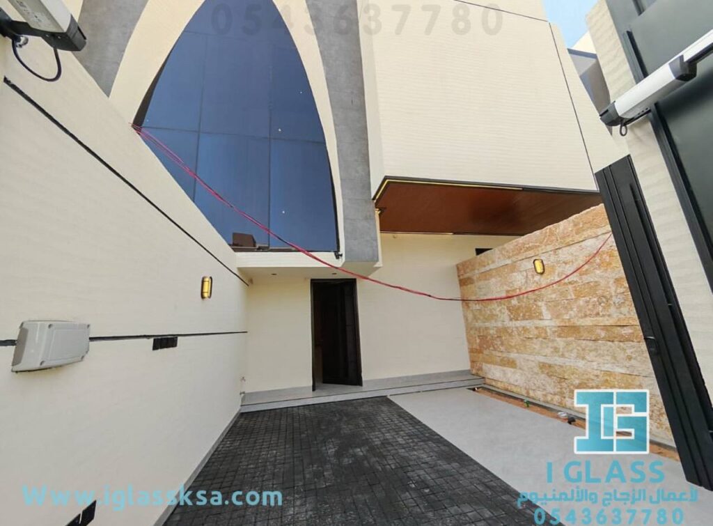 واجهات زجاج ألمنيوم احترافية لفيلا في الرياض